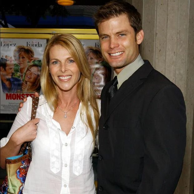 Catherine Oxenberg, with Casper Van Dien, protagonist of the 'Starship Troupers' saga, one of her ex-husbands. 