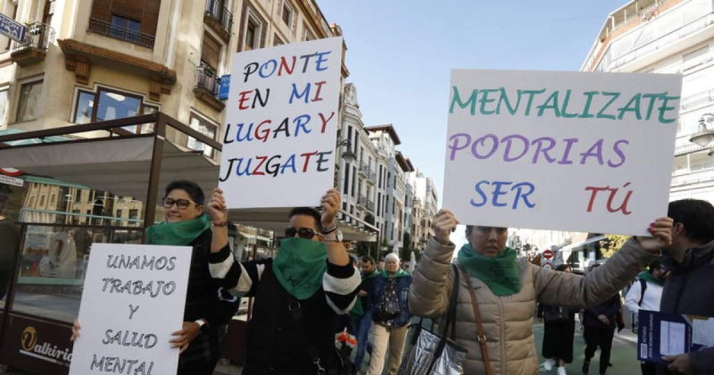 León calls for decent employment and a positive work environment for mental health