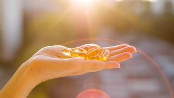 Vitamin D can also be obtained in the form of dietary supplements that contain only vitamin D or vitamin D combined with some other nutrients. It is recommended to consult a health professional before consumption (Freepik)