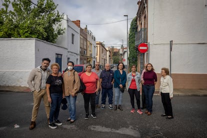 Neighbors of the Guadalquivir neighborhood, in the Sevillian town of Coria del Río. 