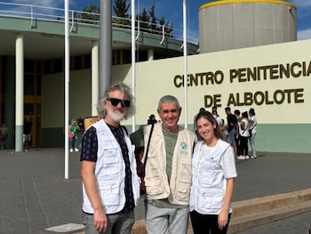 Volunteers from the NGO Solidaridad Enfermera in the Albolote penitentiary center. (Granada Nurse Solidarity)